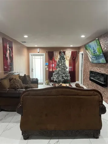 7130 NW 21st Court Miami FL 33147