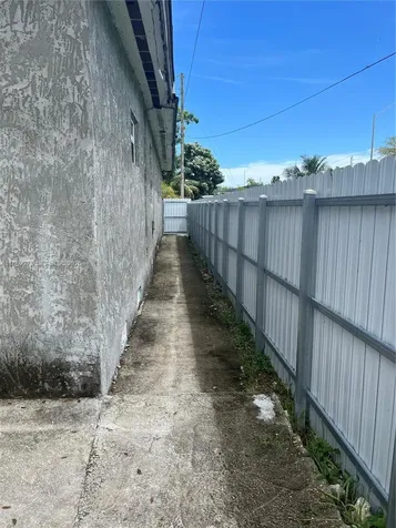 7130 NW 21st Court Miami FL 33147