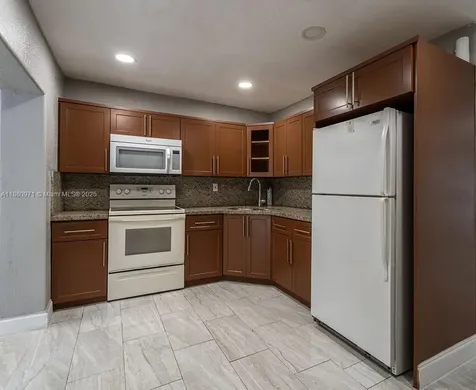 5551 SW 37th Street West Park FL 33023