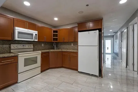 5551 SW 37th Street West Park FL 33023