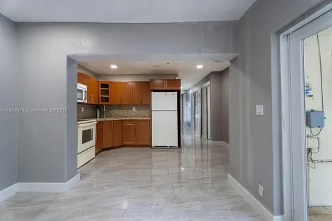 5551 SW 37th Street West Park FL 33023