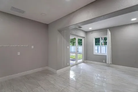 5551 SW 37th Street West Park FL 33023