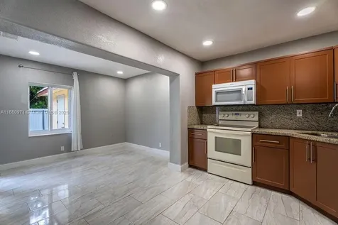 5551 SW 37th Street West Park FL 33023