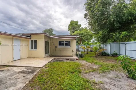 5551 SW 37th Street West Park FL 33023