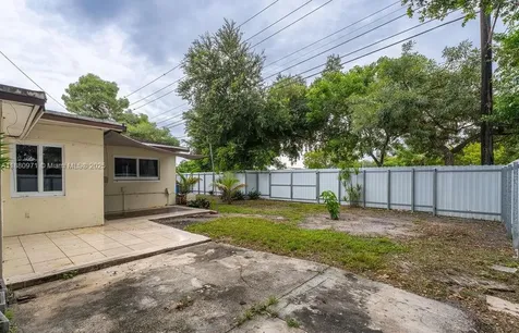 5551 SW 37th Street West Park FL 33023
