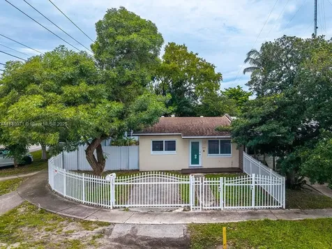 5551 SW 37th Street West Park FL 33023
