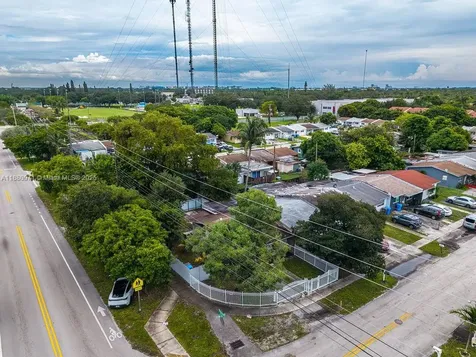 5551 SW 37th Street West Park FL 33023