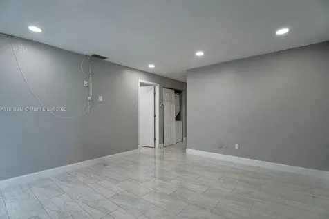 5551 SW 37th Street West Park FL 33023