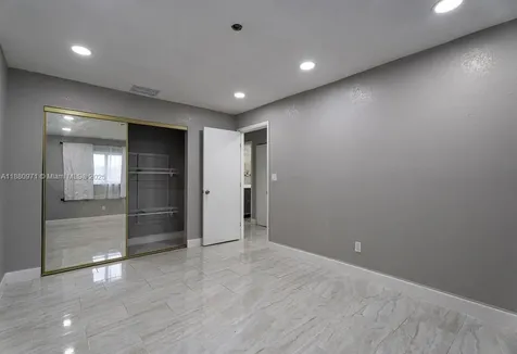 5551 SW 37th Street West Park FL 33023