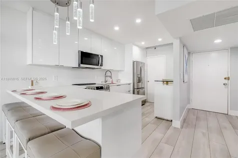 100 Lincoln Road Miami Beach FL 33139