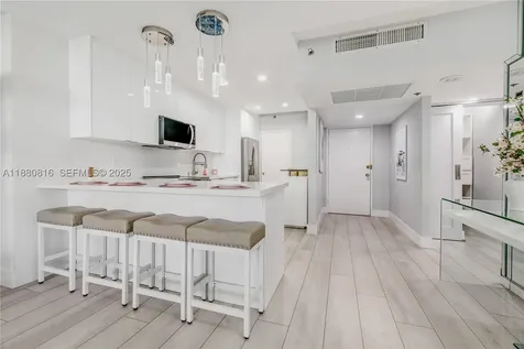 100 Lincoln Road Miami Beach FL 33139