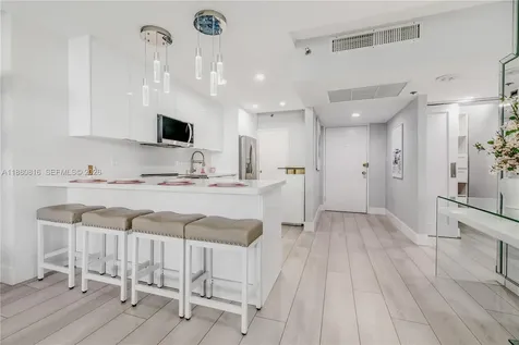 100 Lincoln Road Miami Beach FL 33139