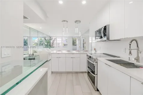 100 Lincoln Road Miami Beach FL 33139
