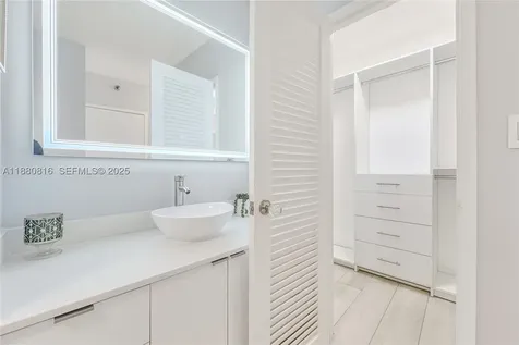 100 Lincoln Road Miami Beach FL 33139