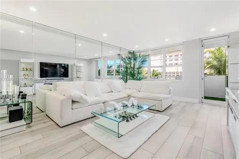 100 Lincoln Road Miami Beach FL 33139