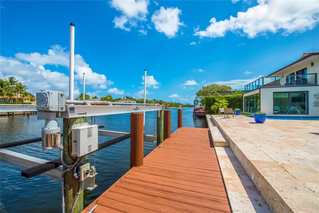 1025 Diplomat Parkway Hollywood FL 33019