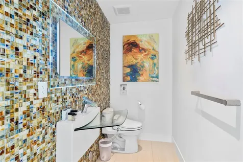 1025 Diplomat Parkway Hollywood FL 33019