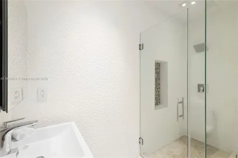 1025 Diplomat Parkway Hollywood FL 33019