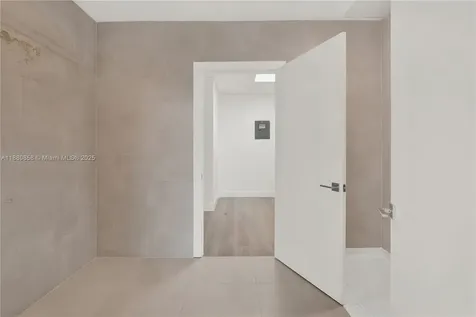 2820 NE 214th Street Aventura FL 33180
