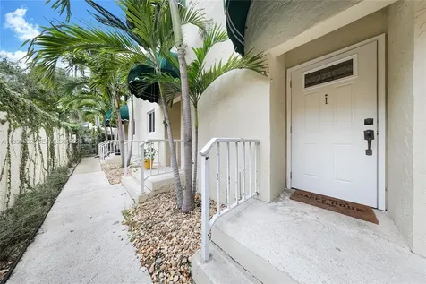 2768 Day Avenue Miami FL 33133