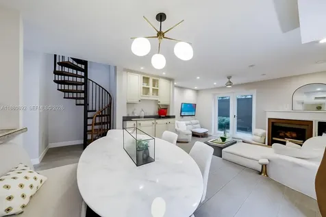 2768 Day Avenue Miami FL 33133