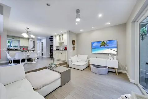 2768 Day Avenue Miami FL 33133