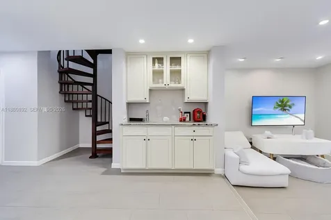 2768 Day Avenue Miami FL 33133