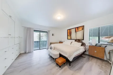 2768 Day Avenue Miami FL 33133