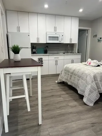 222 SW 8th Street Dania Beach FL 33004