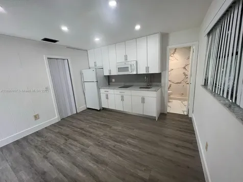 222 SW 8th Street Dania Beach FL 33004