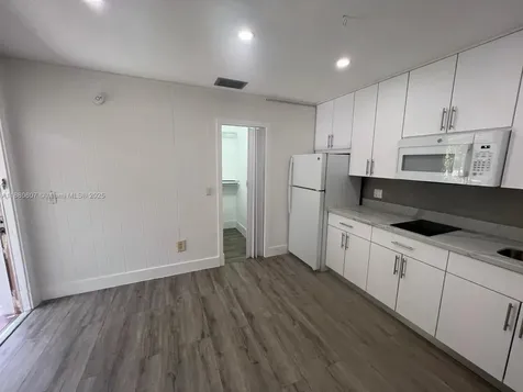 222 SW 8th Street Dania Beach FL 33004