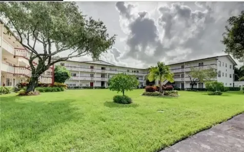 82 Fanshaw B Boca Raton FL 33434