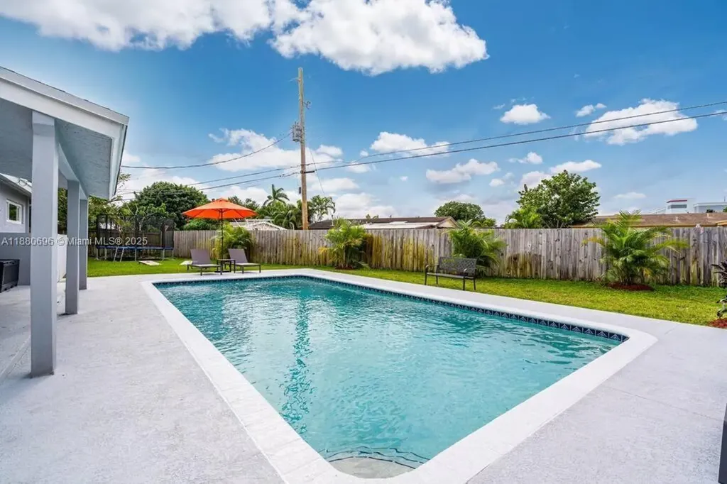 2041 SW 37th Terrace Fort Lauderdale FL 33312