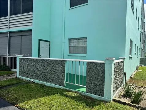 4141 NW 44th Avenue Lauderdale Lakes FL 33319