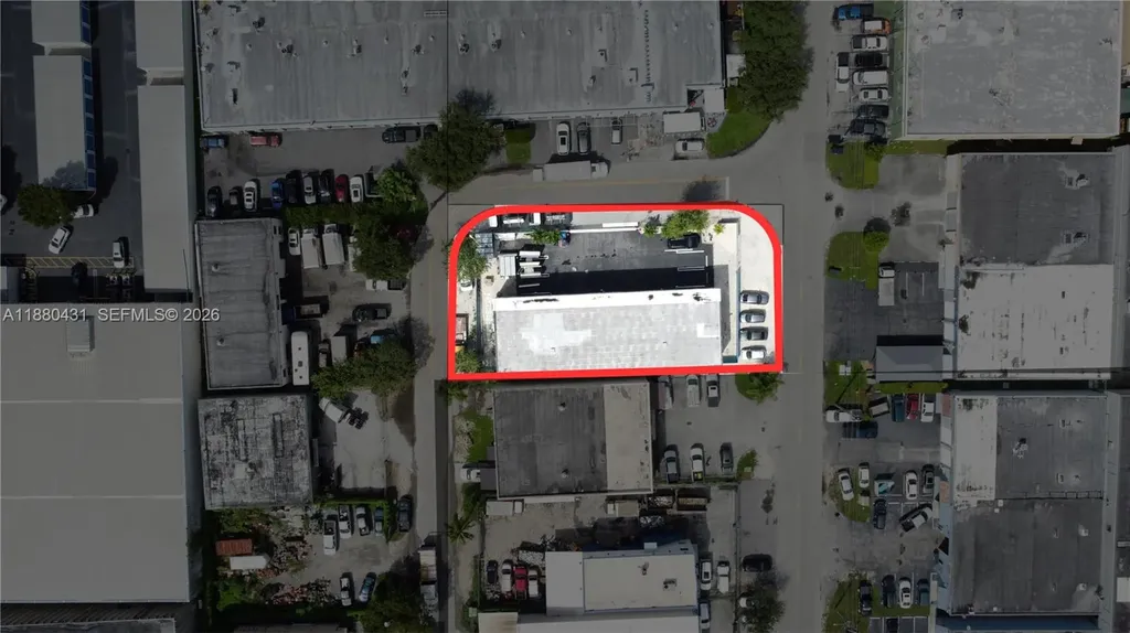 2757 W 77th Place Hialeah FL 33016