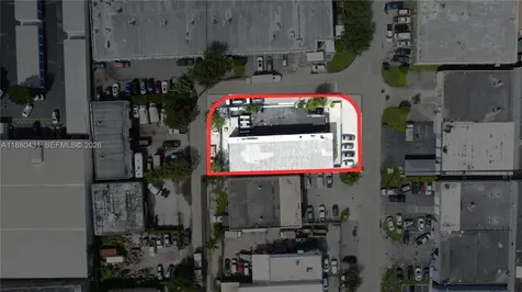 2757 W 77th Place Hialeah FL 33016