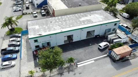 2757 W 77th Place Hialeah FL 33016