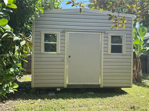 6395 SW 42nd Terrace South Miami FL 33155