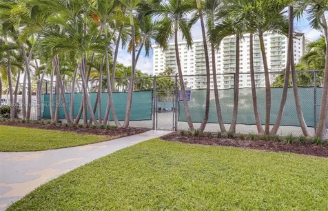 19370 Collins Avenue Aventura FL 33160