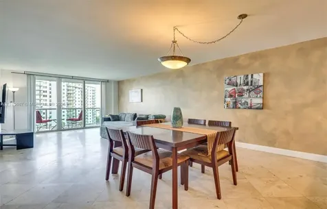 19370 Collins Avenue Aventura FL 33160