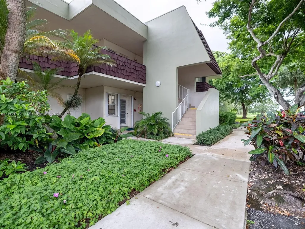 3201 N Course Lane Pompano Beach FL 33069