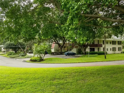 3201 N Course Lane Pompano Beach FL 33069