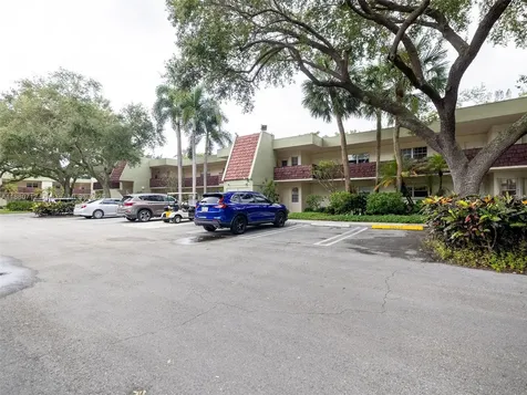 3201 N Course Lane Pompano Beach FL 33069