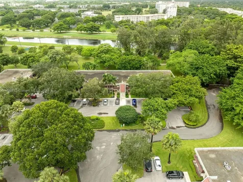 3201 N Course Lane Pompano Beach FL 33069
