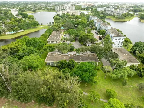 3201 N Course Lane Pompano Beach FL 33069