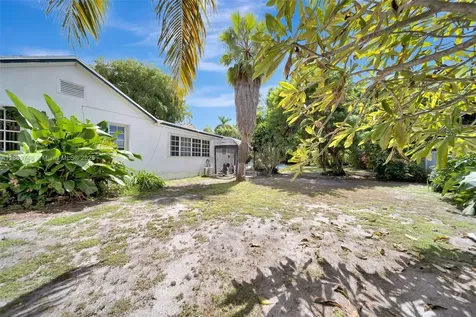 2442 Fillmore Street Hollywood FL 33020