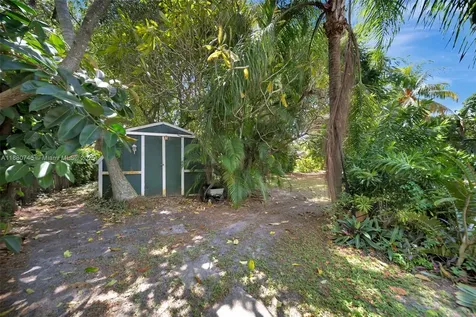 2442 Fillmore Street Hollywood FL 33020