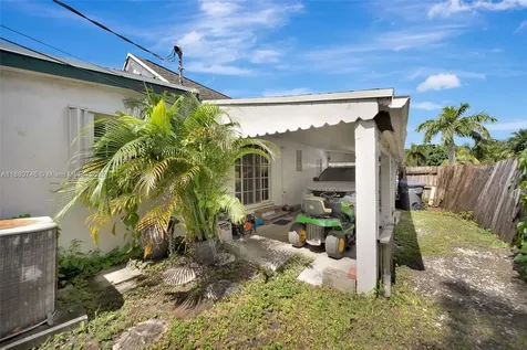 2442 Fillmore Street Hollywood FL 33020