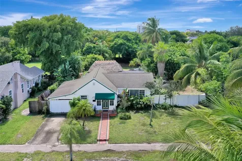 2442 Fillmore Street Hollywood FL 33020