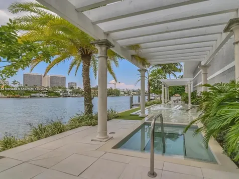 9821 E Bay Harbor Drive Bay Harbor Islands FL 33154
